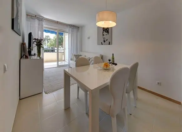 Apart Daire, 1 Yatak Odası, Teras, Havuz Manzaralı