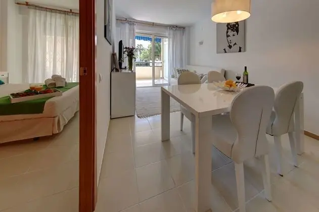 Apart Daire, 1 Yatak Odası, Teras, Havuz Manzaralı