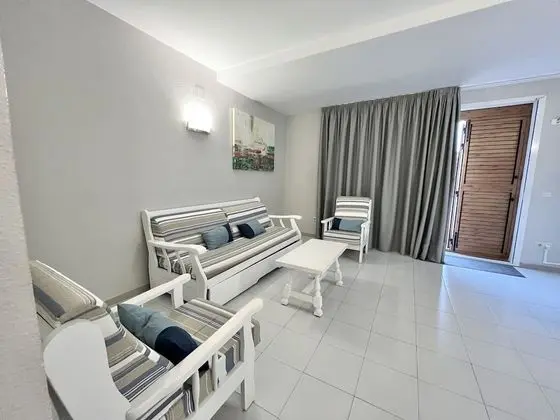 Apart Daire, 2 Yatak Odası, Teras, Bahçe Manzaralı