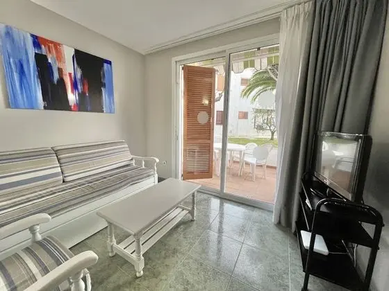 Apart Daire, 2 Yatak Odası, Teras, Bahçe Manzaralı