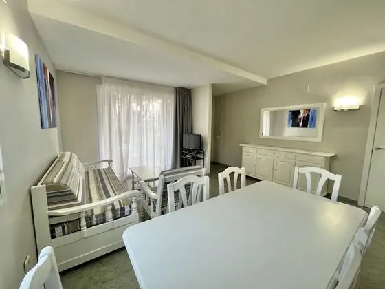 Apart Daire, 2 Yatak Odası, Teras, Bahçe Manzaralı