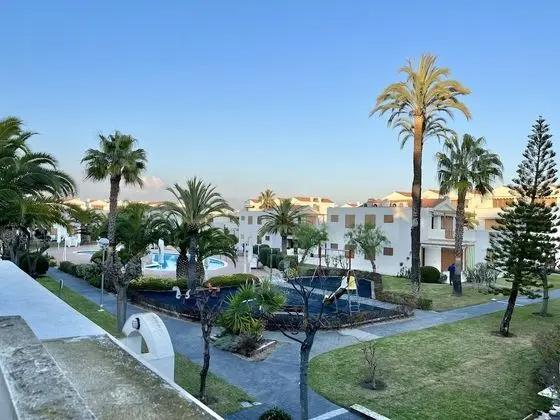 Apart Daire, 2 Yatak Odası, Teras, Bahçe Manzaralı