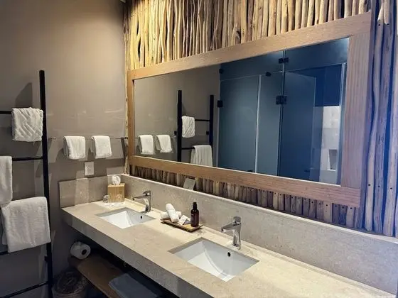 Beach Front Swim-up Suite with Buttler Service