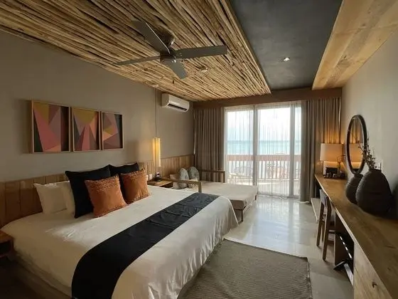 Ocean Front Suite