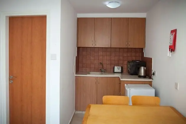 Stüdyo, Bahçe Manzaralı