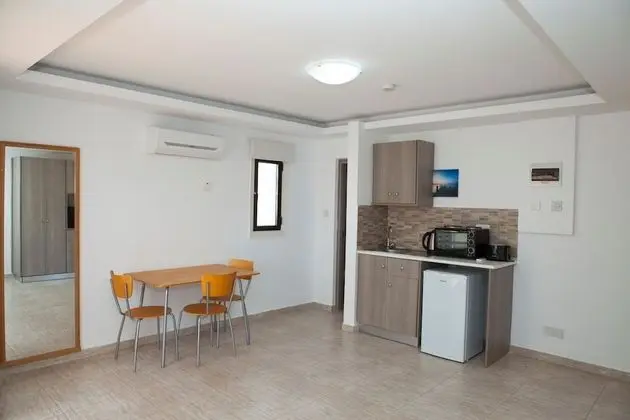 Stüdyo, Bahçe Manzaralı