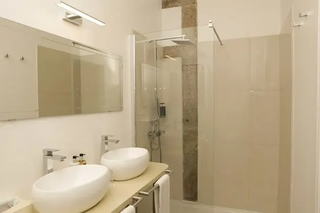 Tek Büyük veya İki Ayrı Yataklı Oda