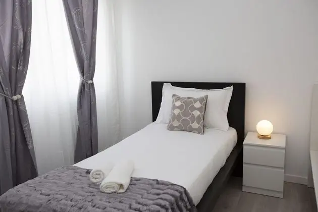 Tek Büyük Yataklı Oda, 2 Tek Kişilik Yatak, Ortak Banyo