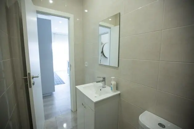Tek Büyük Yataklı Oda, 2 Tek Kişilik Yatak, Ortak Banyo