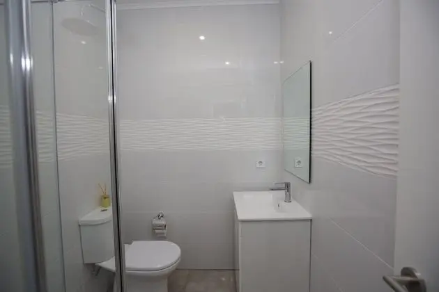 Tek Büyük Yataklı Oda, 2 Tek Kişilik Yatak, Ortak Banyo