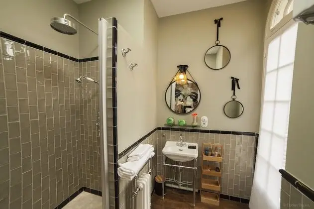 Luxury Tek Büyük Yataklı Oda (Butterfly)