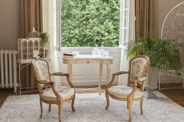 Romantic Tek Büyük Yataklı Oda (Swann)