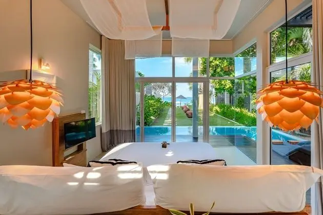 Beachfront Suite