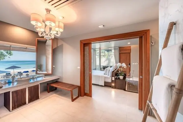Beachfront Suite