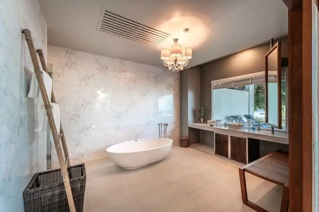 Beachfront Suite