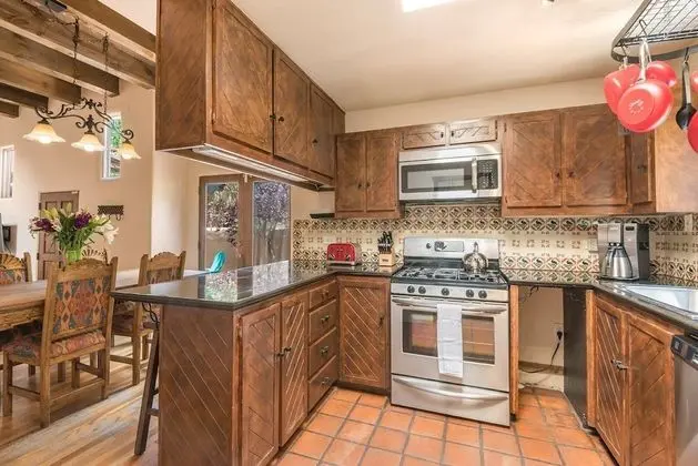 Ev (Alegre - Darling Vacation Home, Kiva )