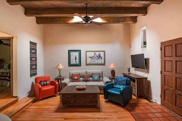 Ev (Alegre - Darling Vacation Home, Kiva )