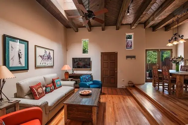 Ev (Alegre - Darling Vacation Home, Kiva )