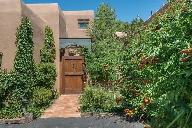 Ev (Alegre - Darling Vacation Home, Kiva )