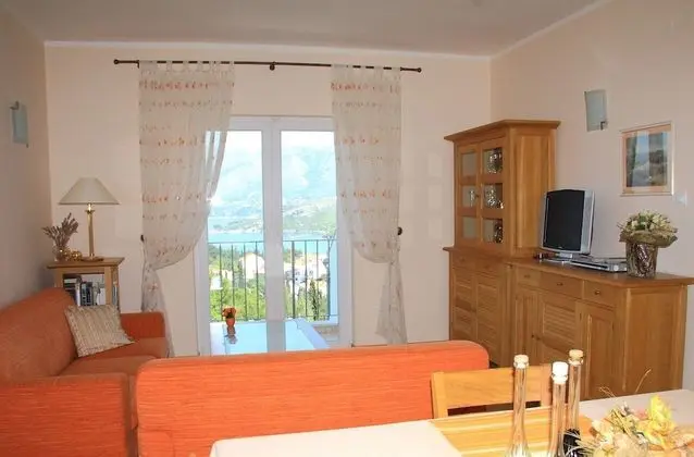 Superior Apart Daire, 2 Yatak Odası, Balkon, Deniz Manzaralı