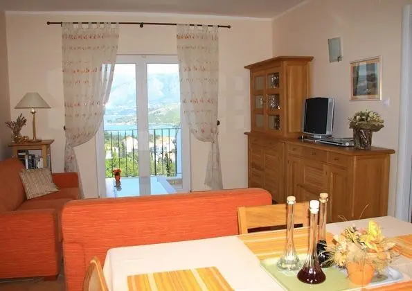 Superior Apart Daire, 2 Yatak Odası, Balkon, Deniz Manzaralı