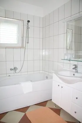 Superior Apart Daire, 2 Yatak Odası, Balkon, Deniz Manzaralı