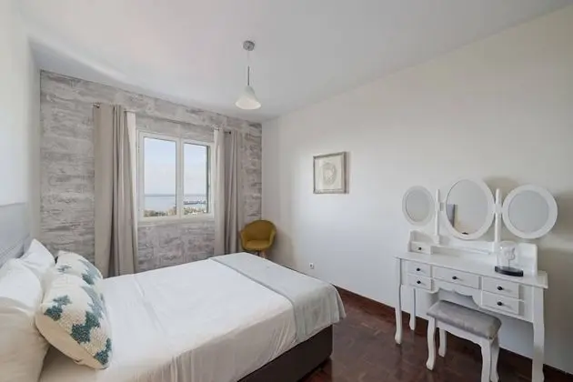 Basic Apart Daire, 1 Büyük (Queen) Boy Yatak ve Çekyat, Deniz Manzaralı