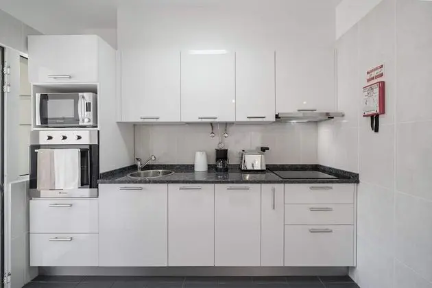 Basic Apart Daire, 1 Büyük (Queen) Boy Yatak ve Çekyat, Deniz Manzaralı