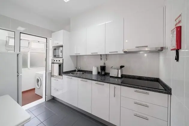 Basic Apart Daire, 1 Büyük (Queen) Boy Yatak ve Çekyat, Deniz Manzaralı