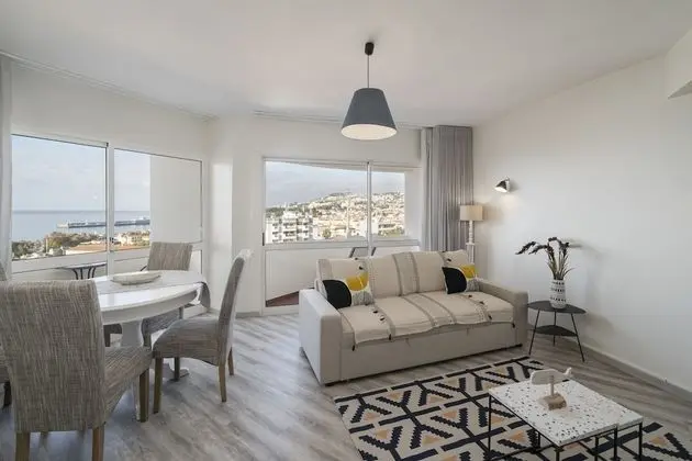 Basic Apart Daire, 1 Büyük (Queen) Boy Yatak ve Çekyat, Deniz Manzaralı