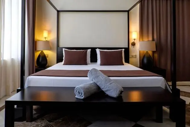 Double Club Palace