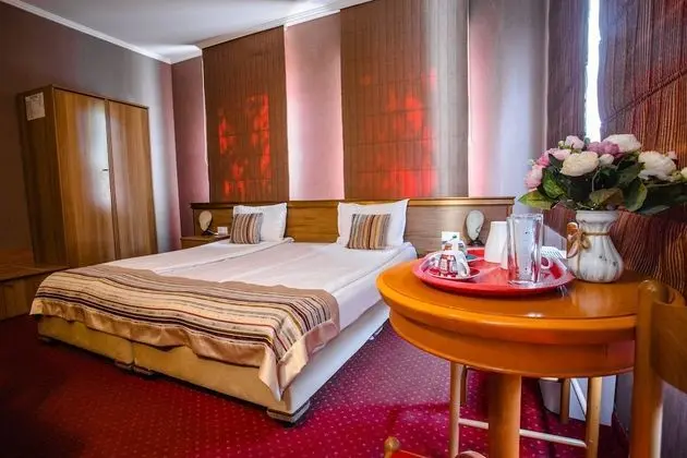 Deluxe Tek Büyük veya İki Ayrı Yataklı Oda, Balkon