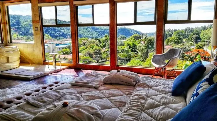 Honeymoon Stüdyo, Sıcak Su Havuzu, Vadi Manzaralı