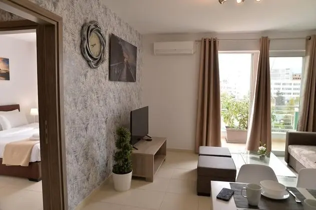 Deluxe Plus Apartment