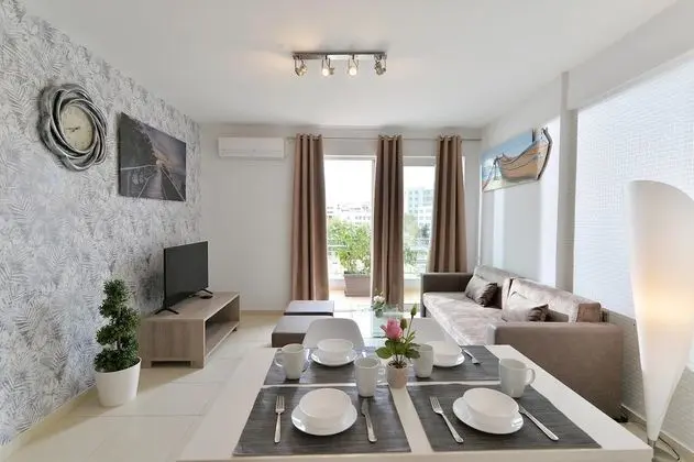 Deluxe Plus Apartment