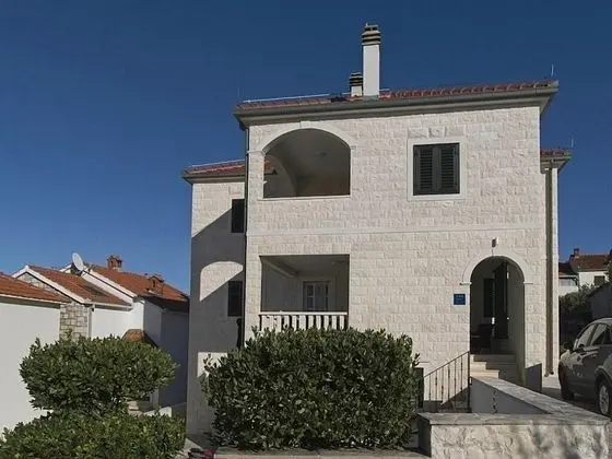 Apart Daire (Aleks - 80m from the sea - A2(3+2))