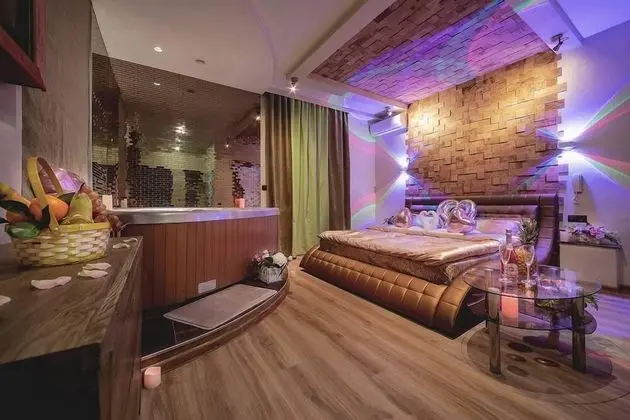 Honeymoon Süit, Jakuzi