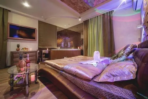 Honeymoon Süit, Jakuzi