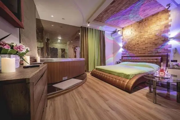 Honeymoon Süit, Jakuzi