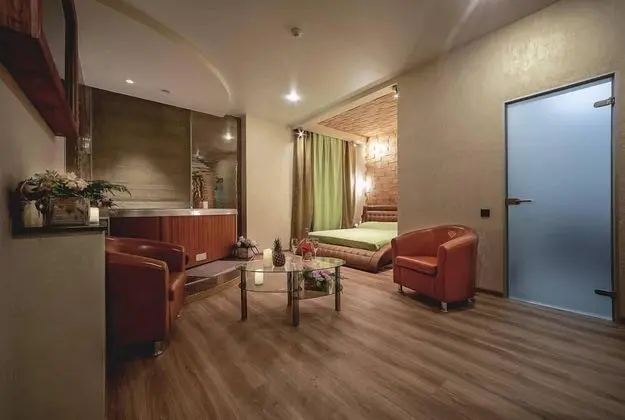 Honeymoon Süit, Jakuzi