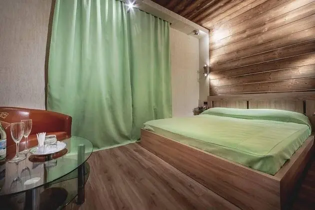 Standard Tek Büyük Yataklı Oda