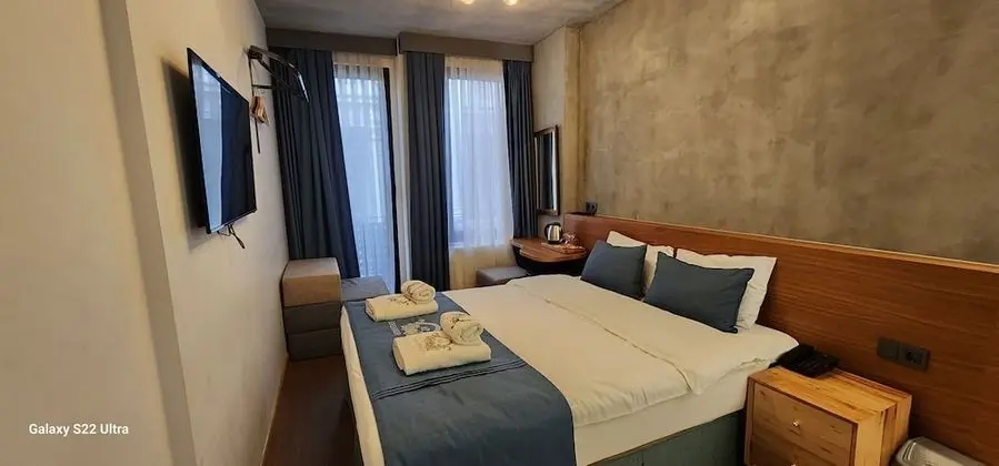Standard Tek Büyük Yataklı Oda