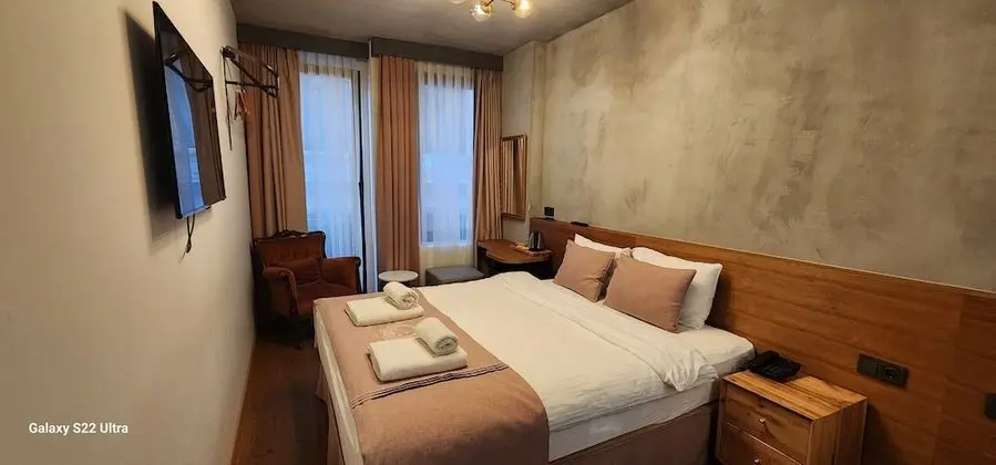 Standard Tek Büyük Yataklı Oda