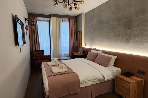 Standard Tek Büyük Yataklı Oda