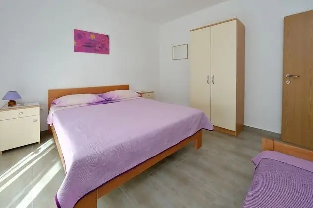 Apart Daire (Aleksandra - 10 m from sea - A6(4+1))