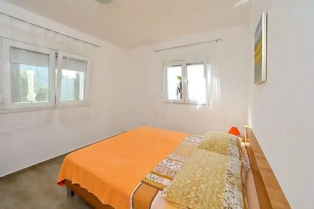 Apart Daire (Aleksandra - 10 m from sea - A6(4+1))