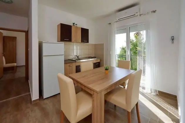 Apart Daire (Aleksandra - 10 m from sea - A6(4+1))