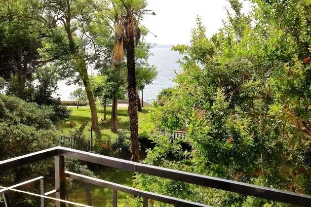 Apart Daire (Aleksandra - 10 m from sea - A6(4+1))