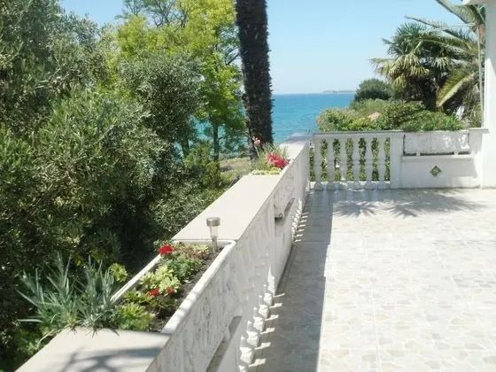 Apart Daire (Aleksandra - 10 m from sea - A6(4+1))