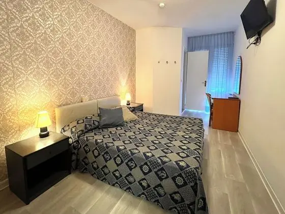 Comfort Tek Büyük Yataklı Oda